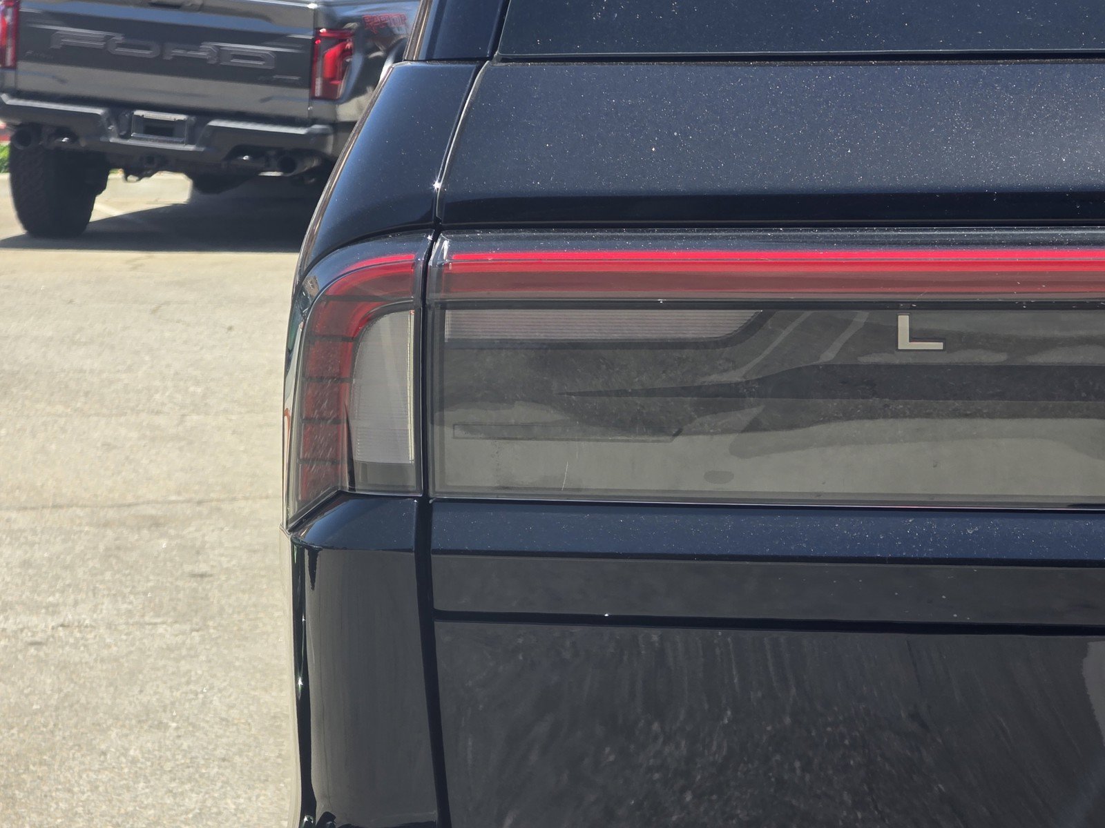 New 2027 Lincoln Navigator Reserve w/ Jet Appearance Package AWD/4WD image 6