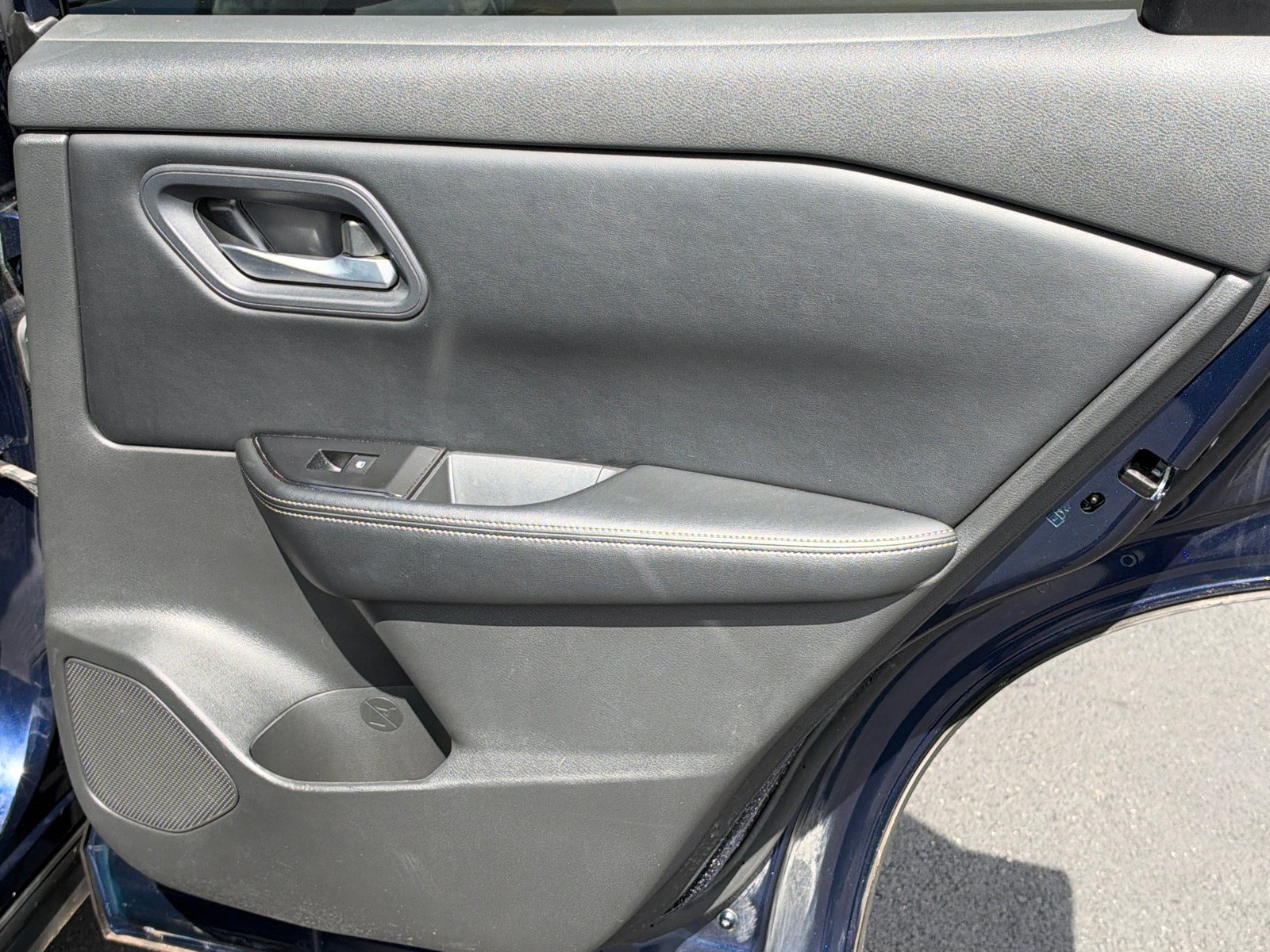 Used 2024 Nissan Rogue SV AWD/4WD image 16