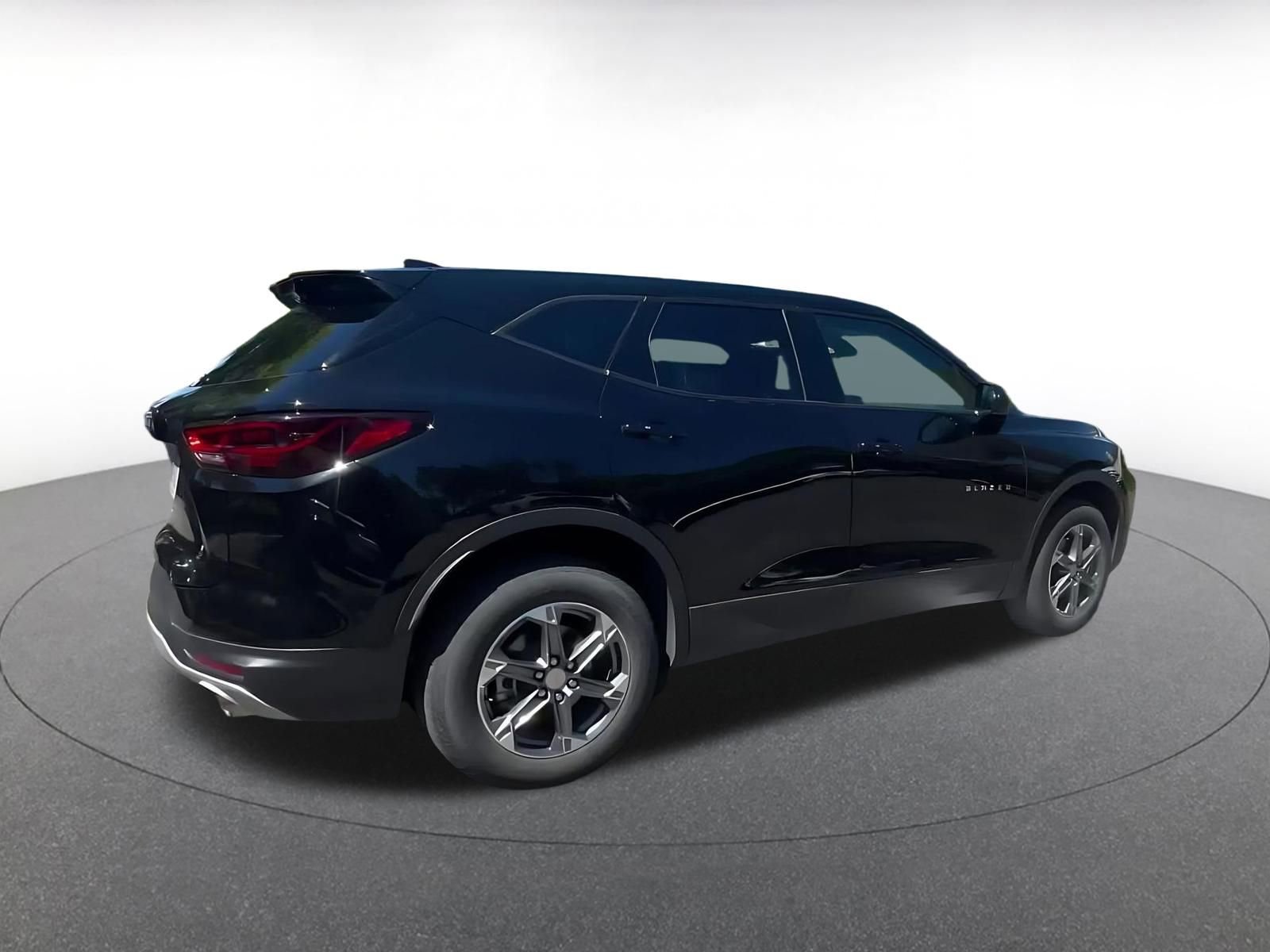 Used 2025 Chevrolet Blazer LT FWD image 15