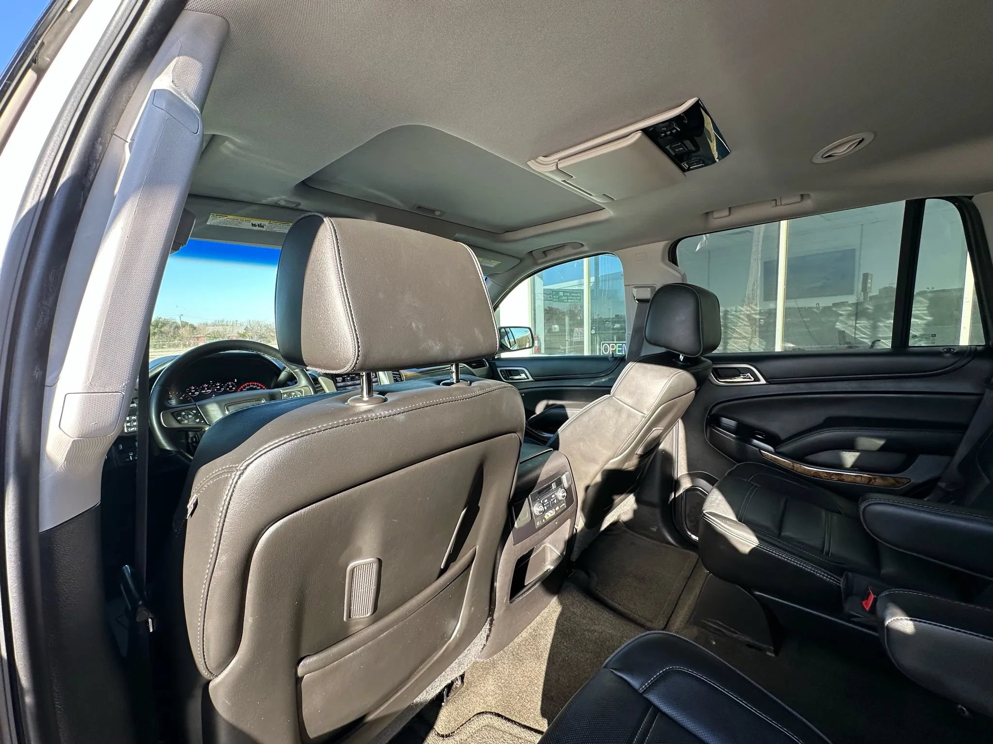 Used 2015 GMC Yukon Denali w/ Premium Package AWD/4WD image 15