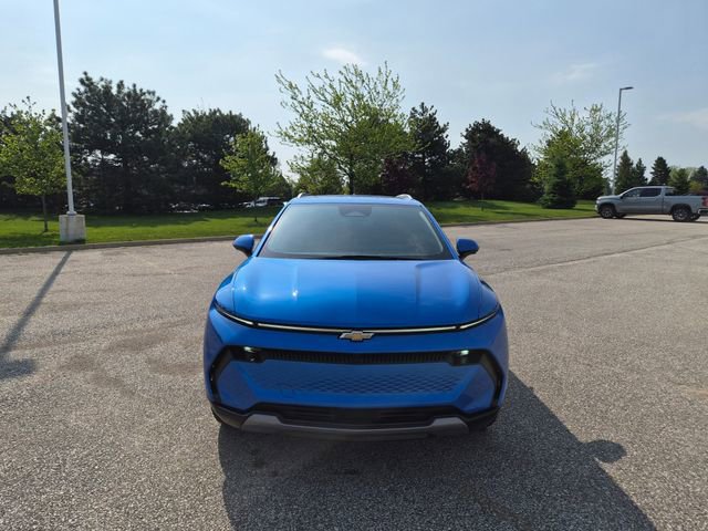 Used 2025 Chevrolet Equinox EV LT FWD image 2