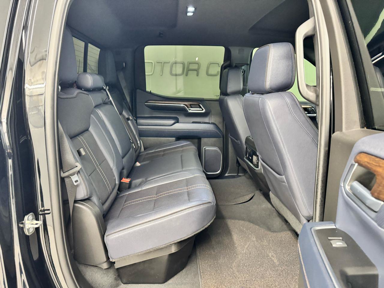 Used 2023 Chevrolet Silverado 1500 High Country w/ Technology Package AWD/4WD image 19