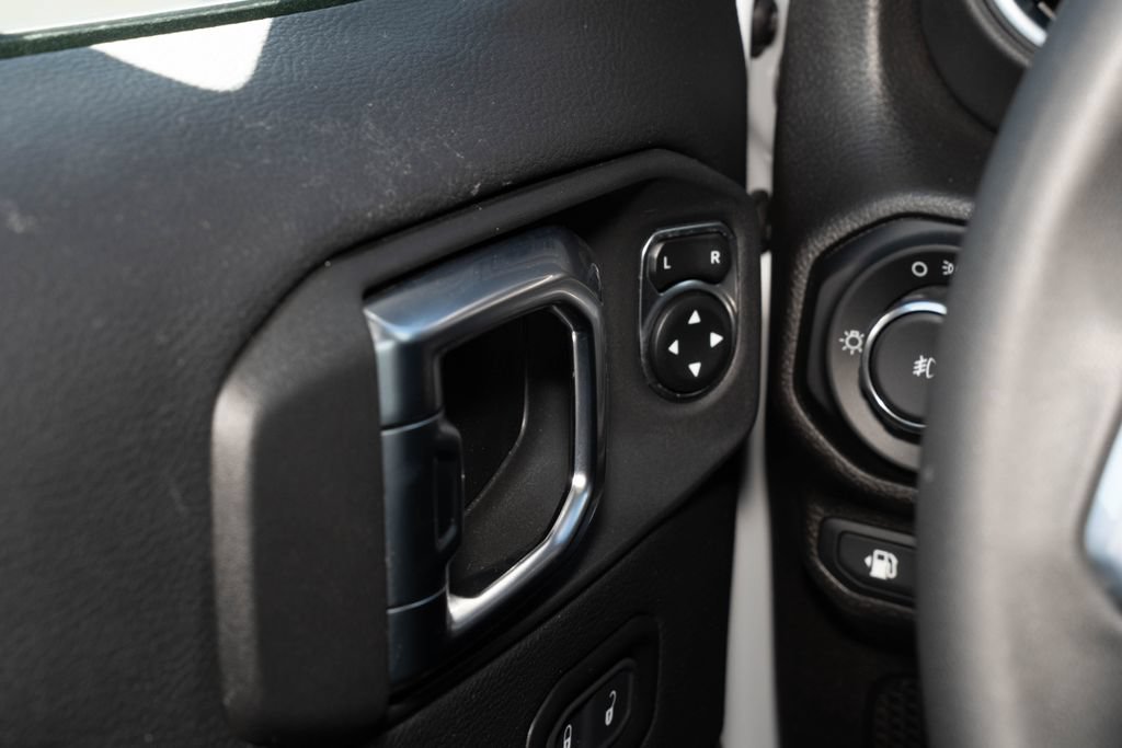 Used 2023 Jeep Wrangler Unlimited Rubicon 4xe AWD/4WD image 24