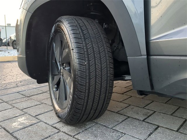 Certified 2025 Volkswagen Taos S image 31
