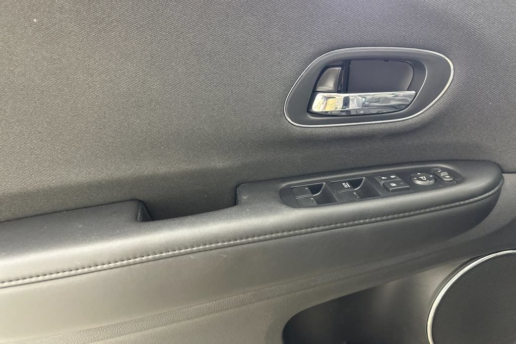 Used 2022 Honda HR-V EX image 11