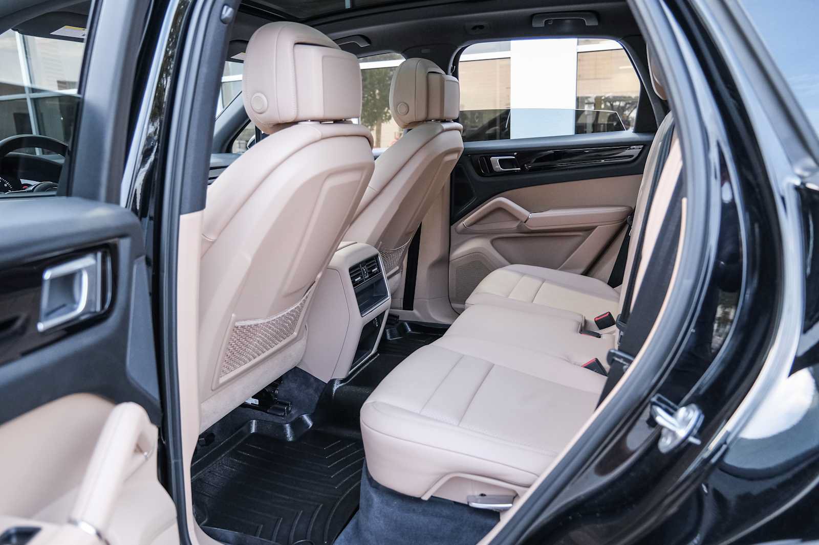 Used 2019 Porsche Cayenne AWD/4WD image 28