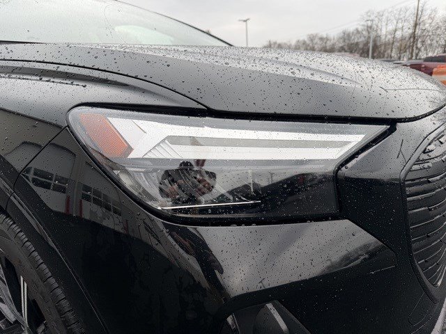 Used 2022 Audi Q4 e-tron Premium Plus image 10