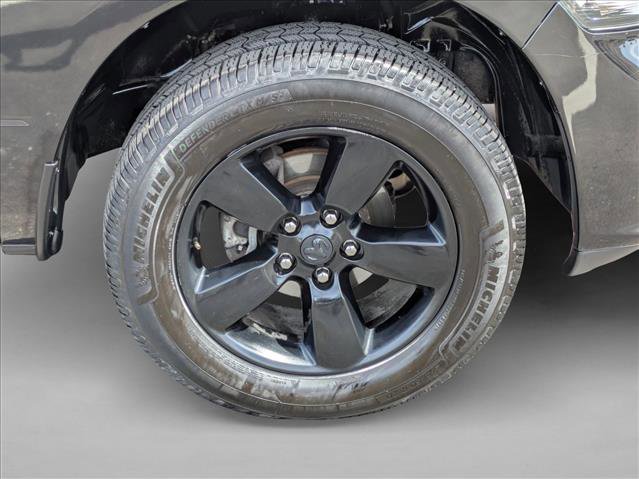 Used 2018 RAM 1500 Express w/ Black Ram 1500 Express Group AWD/4WD image 23