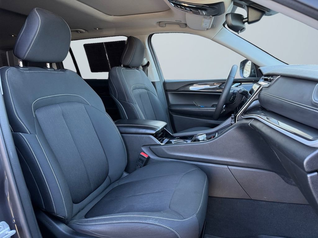 Used 2023 Jeep Grand Cherokee L Laredo w/ Luxury Tech Group I image 15