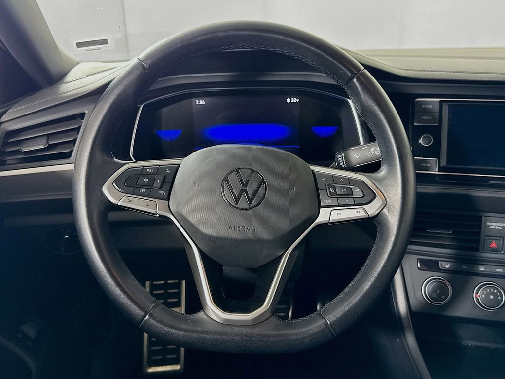 Used 2024 Volkswagen Jetta Sport image 11