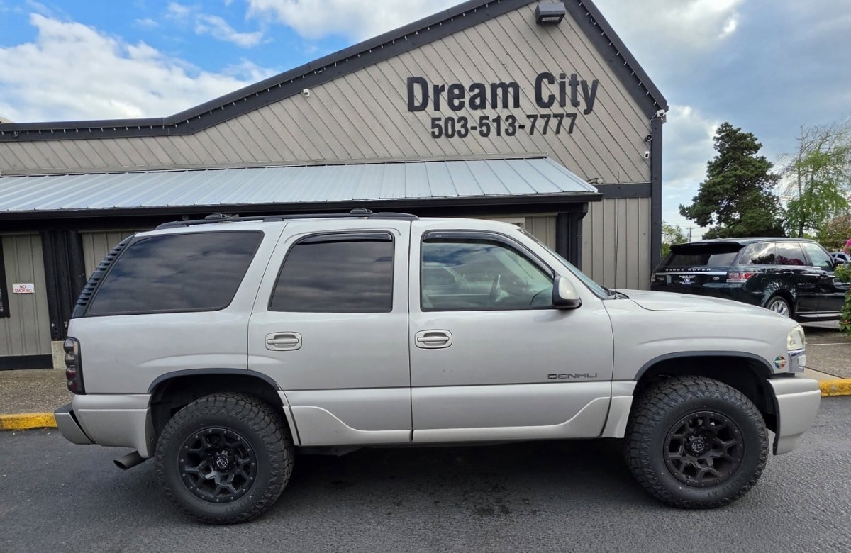 Used 2006 GMC Yukon Denali AWD/4WD image 1