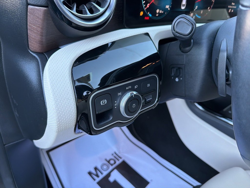 Used 2023 Mercedes-Benz CLA 250 4MATIC w/ Premium Package image 31