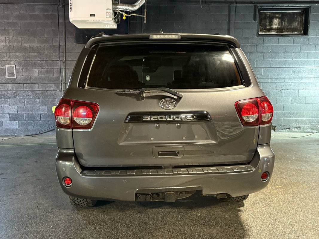 Used 2018 Toyota Sequoia TRD Sport AWD/4WD image 5
