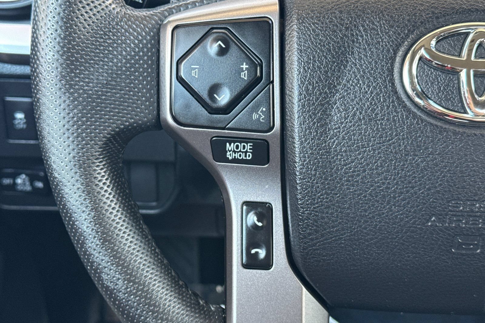 Used 2022 Toyota Tacoma SR5 RWD image 26