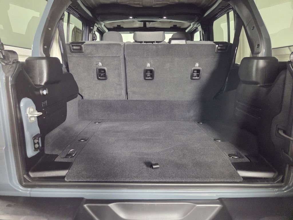 Used 2025 Jeep Wrangler Sahara w/ Safety Group image 29