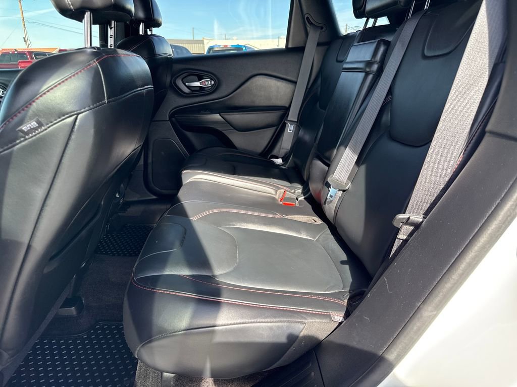 Used 2016 Jeep Cherokee Trailhawk w/ Comfort/Convenience Group image 24