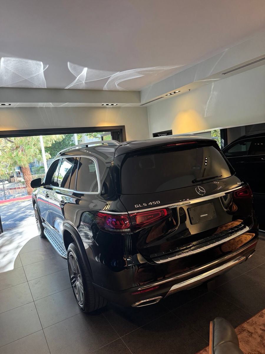 Used 2020 Mercedes-Benz GLS 450 4MATIC image 4