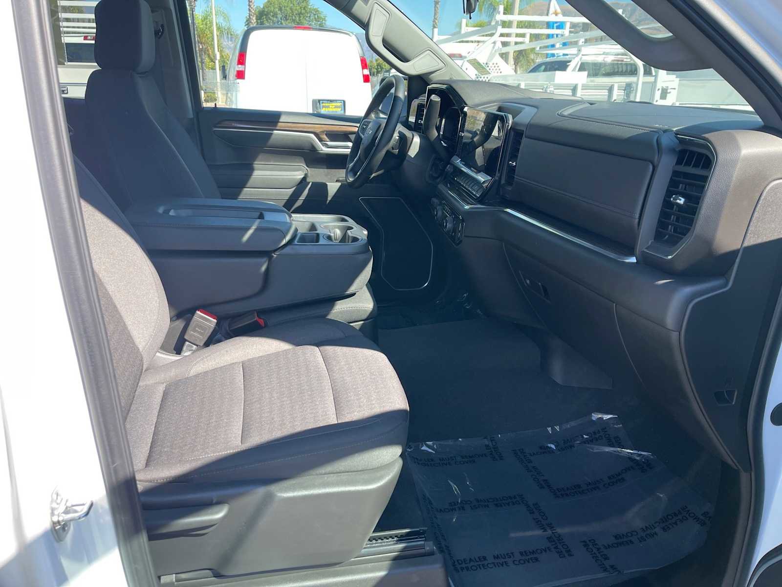 Used 2025 Chevrolet Silverado 1500 LT image 10