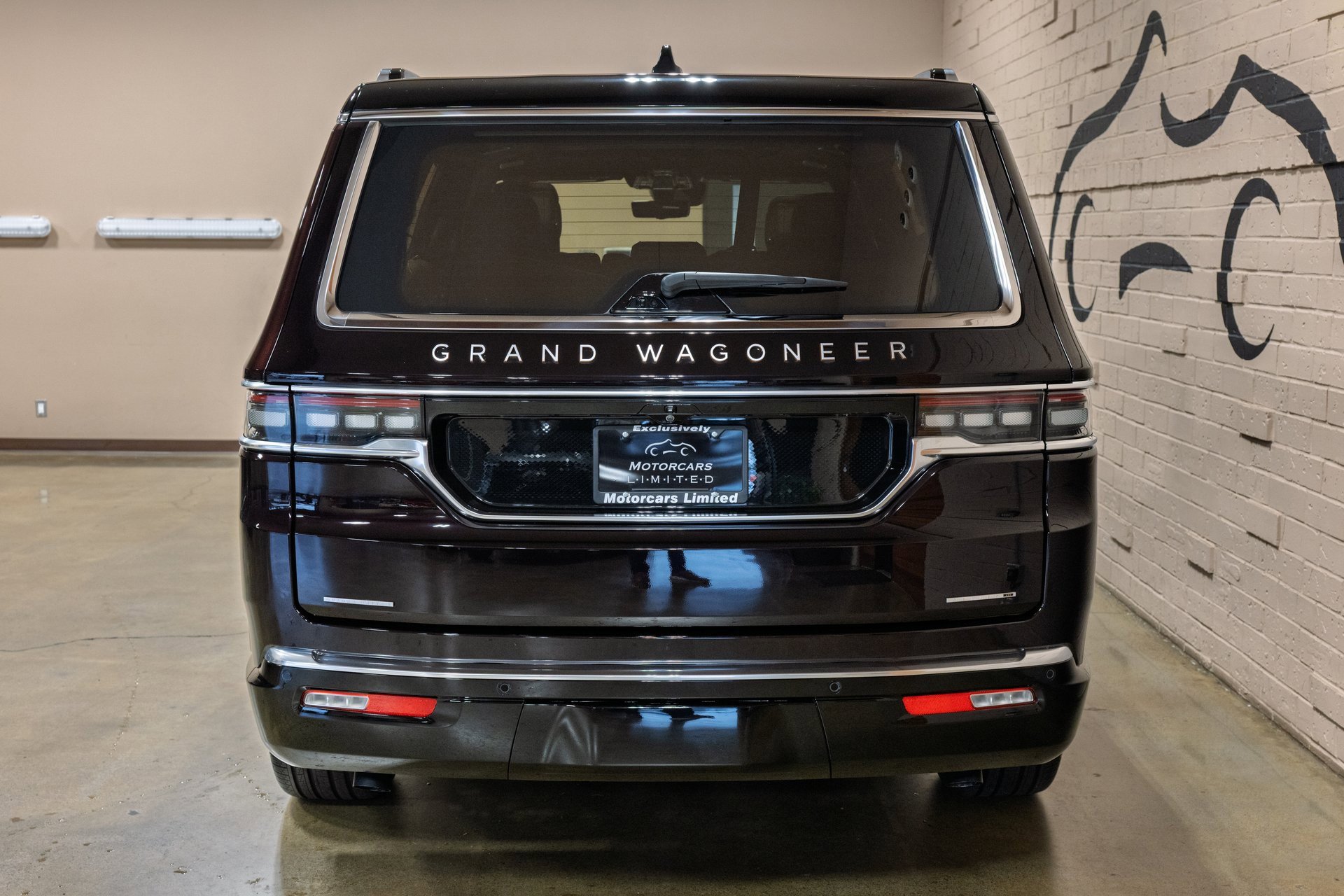 Used 2023 Jeep Grand Wagoneer Series III w/ Rear-Seat Entertainment Group image 6