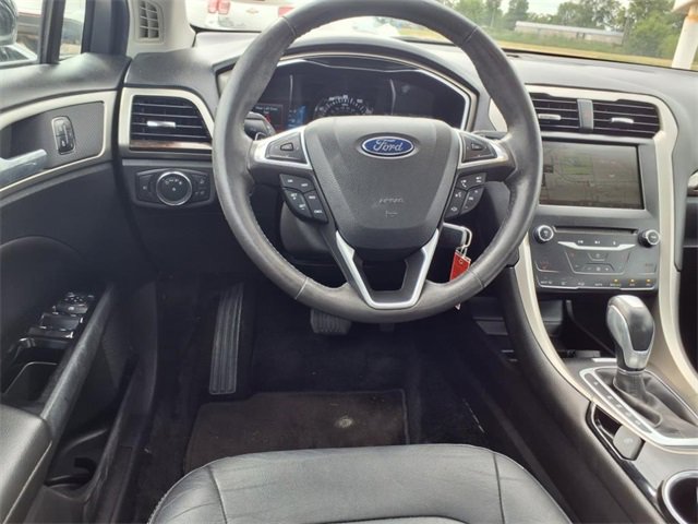 Used 2015 Ford Fusion SE w/ Equipment Group 202A image 4