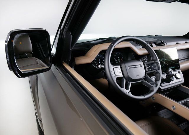 New 2026 Land Rover Defender 110 X-Dynamic SE image 25