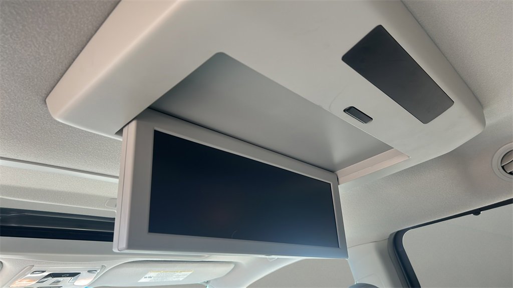 Used 2012 Toyota Sienna XLE w/ Entertainment Pkg image 23