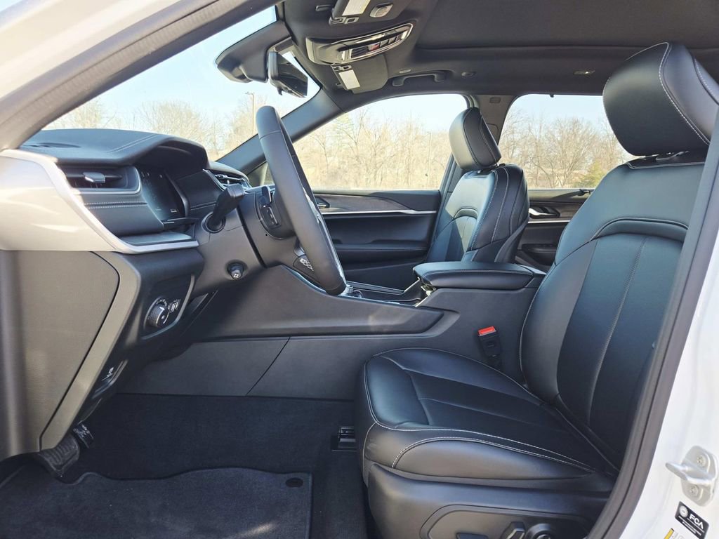 New 2025 Jeep Grand Cherokee L Limited w/ Luxury Tech Group II image 12