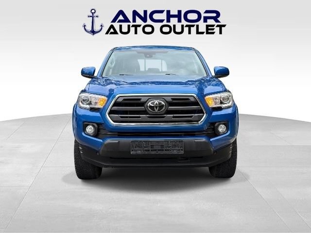 Used 2018 Toyota Tacoma SR5 RWD image 2