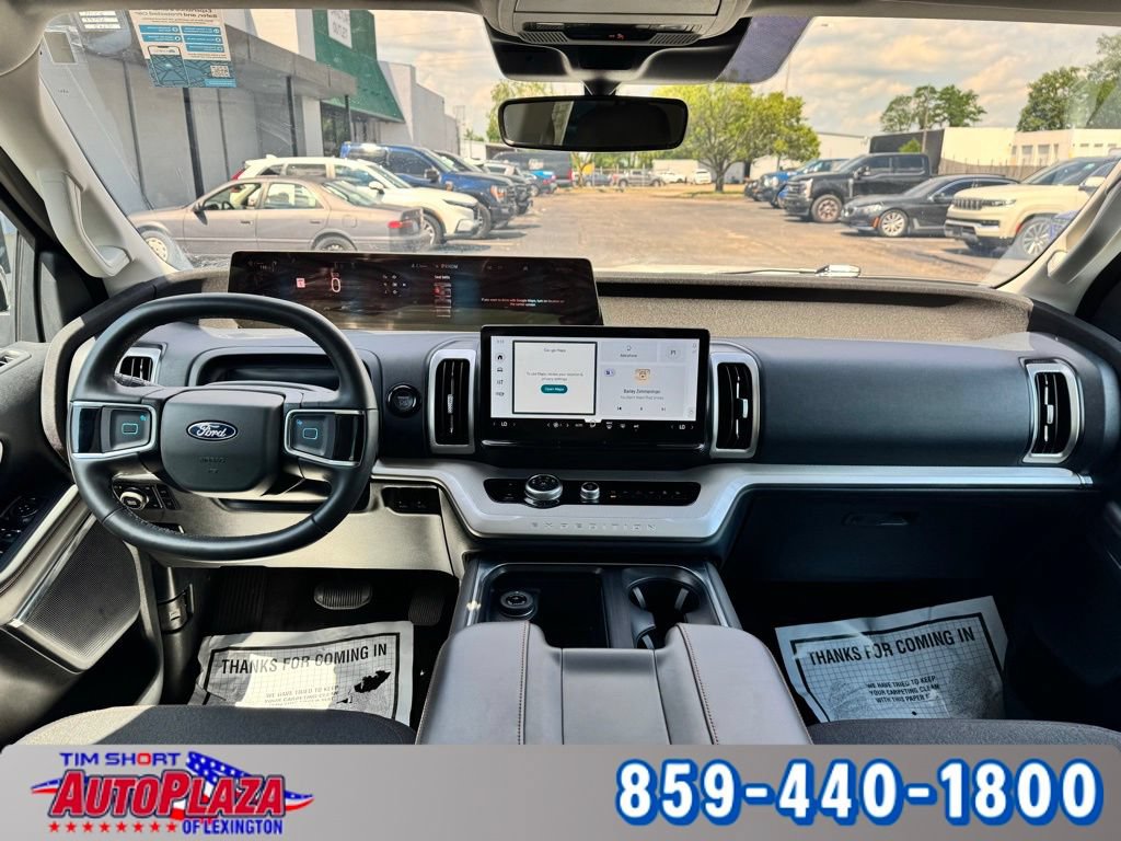 Used 2025 Ford Expedition Active AWD/4WD image 19