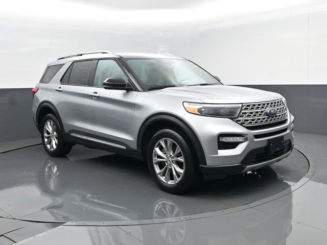 Used 2023 Ford Explorer Limited w/ Equipment Group 301A AWD/4WD image 3