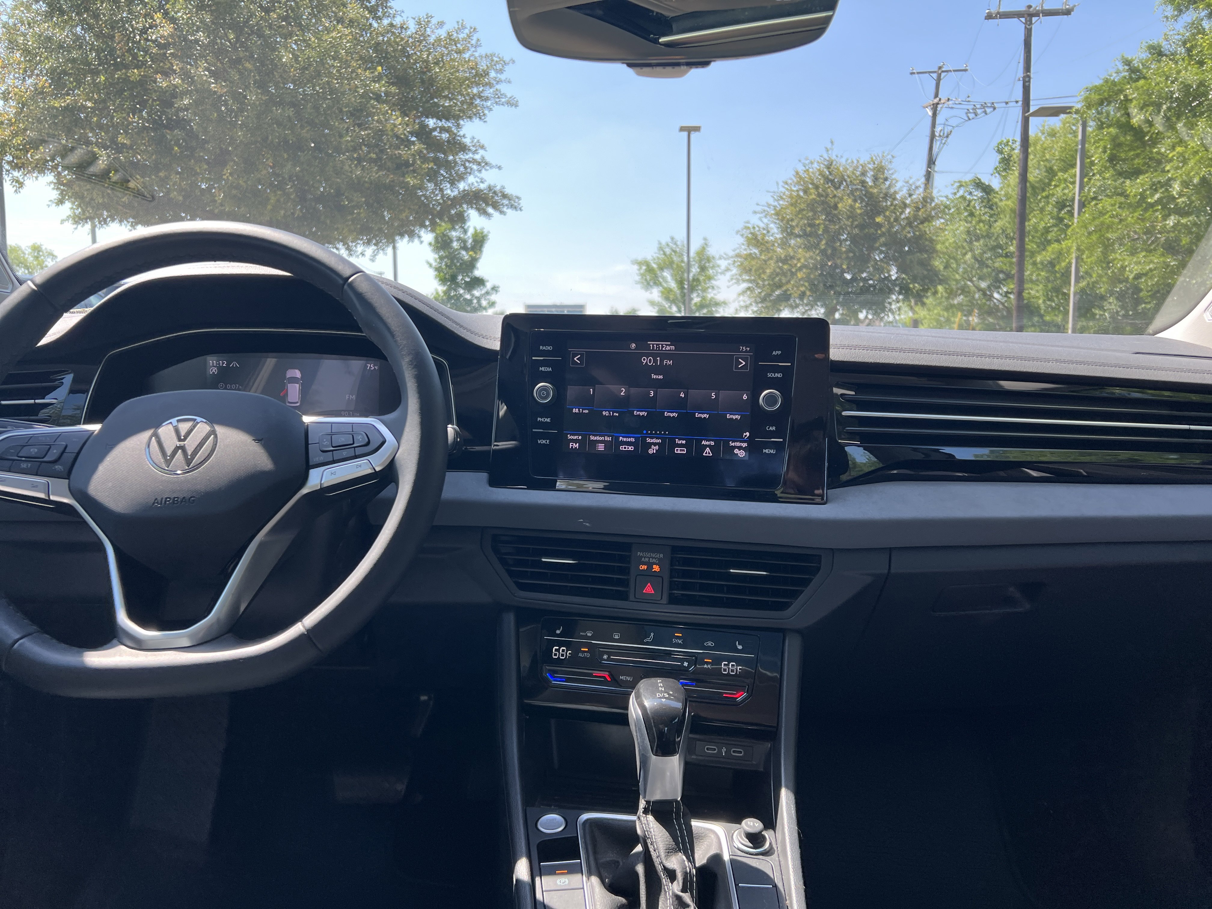 Used 2025 Volkswagen Jetta SE w/ Sunroof Package FWD image 27