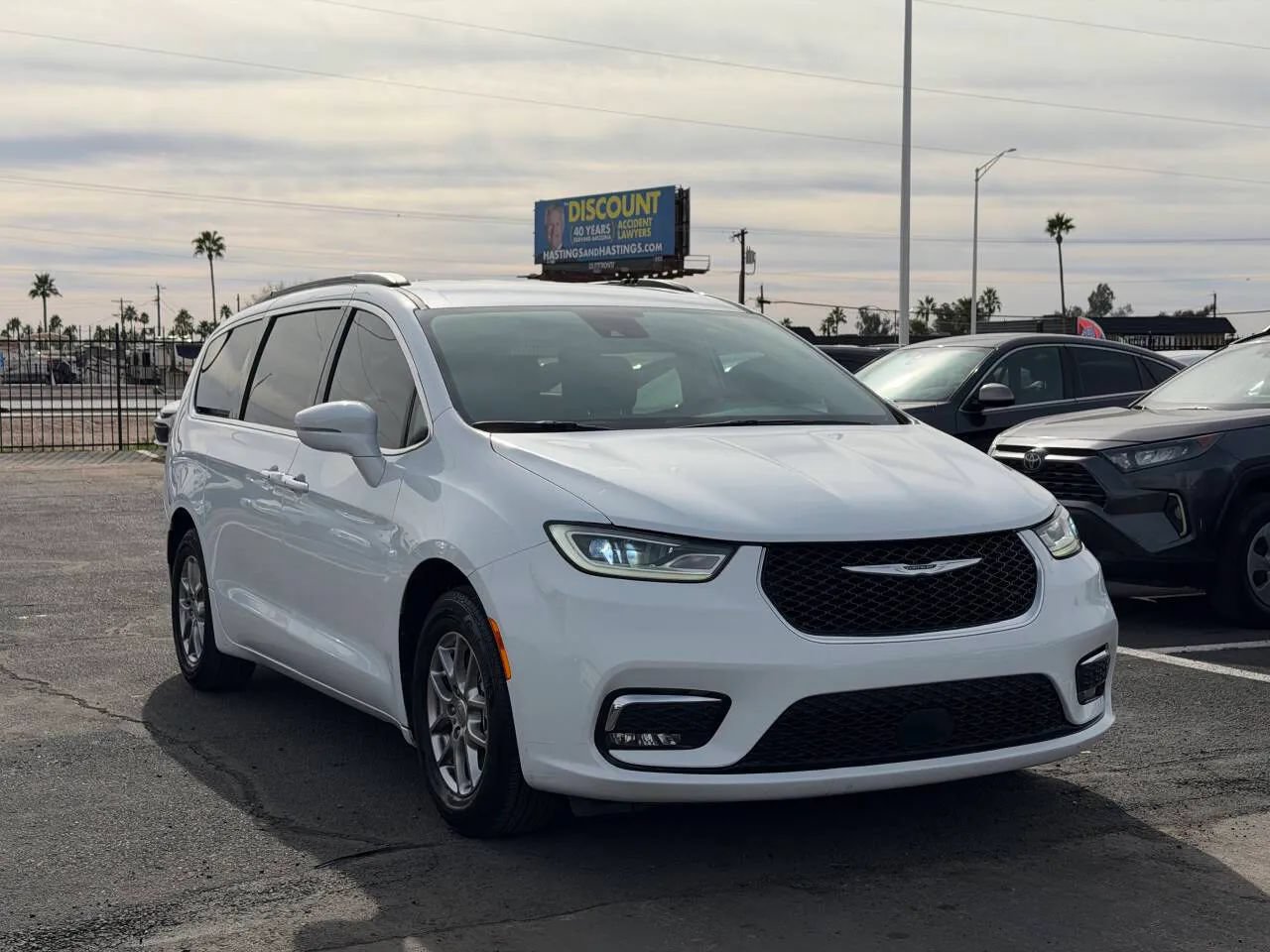 Used 2021 Chrysler Pacifica Touring FWD image 12