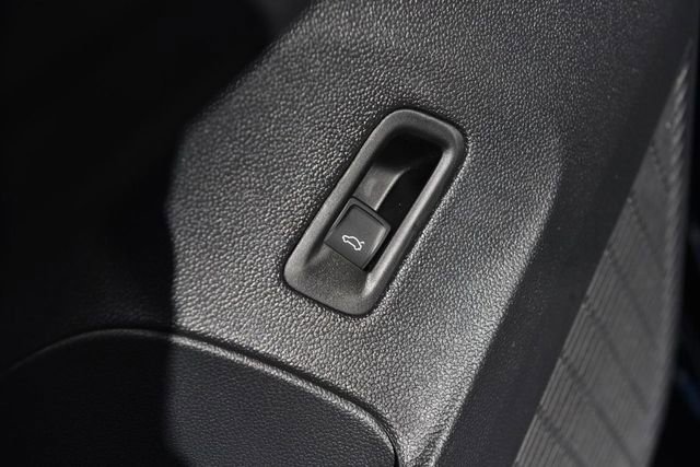 New 2026 Volkswagen Atlas SE image 9