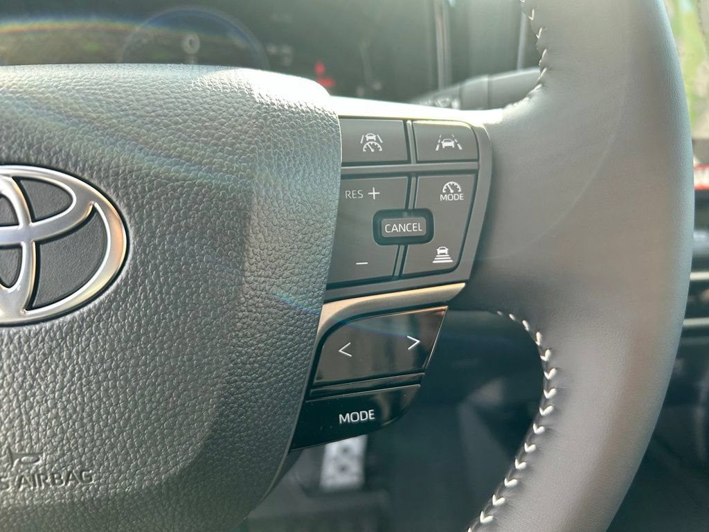 Used 2026 Toyota Camry SE FWD image 15