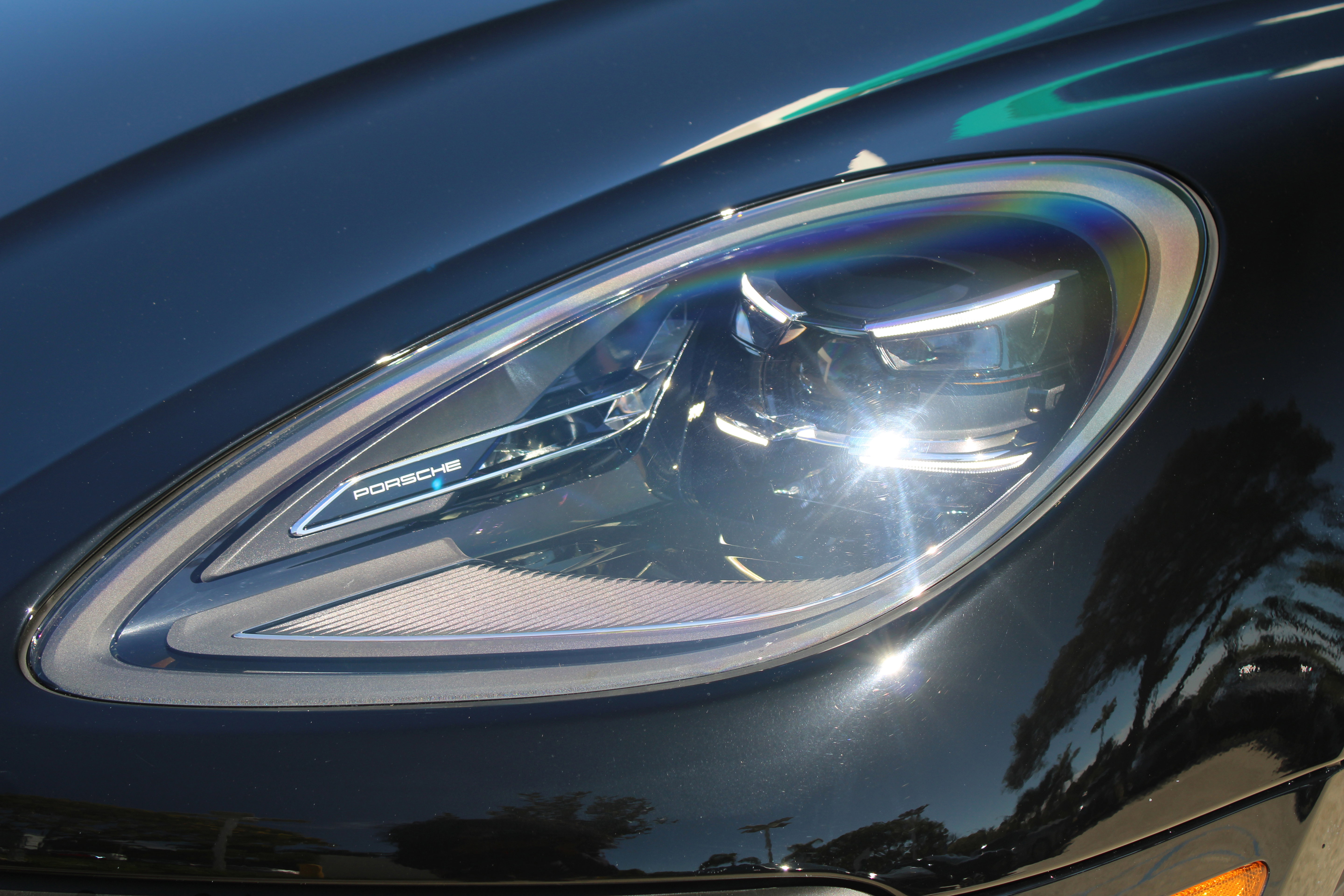 Certified 2025 Porsche Macan image 12