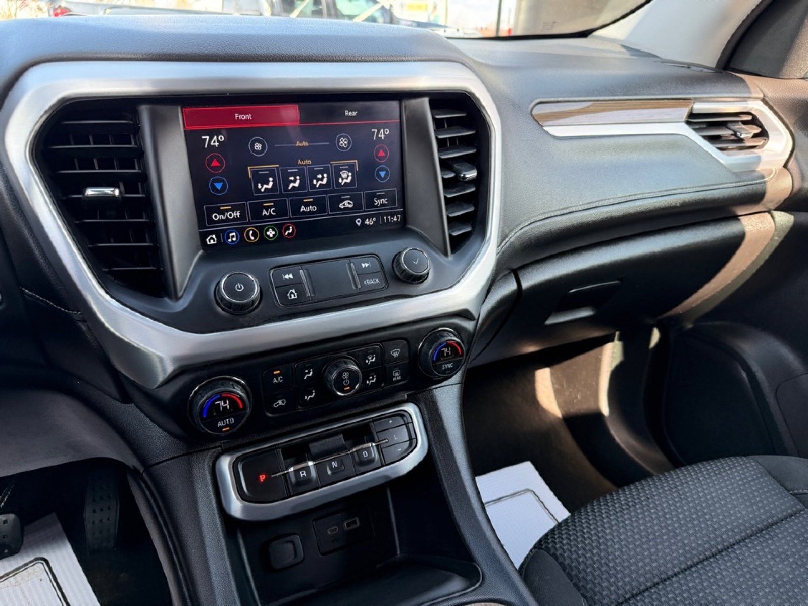 Used 2021 GMC Acadia SLE w/ GMC Pro Grade Package image 32