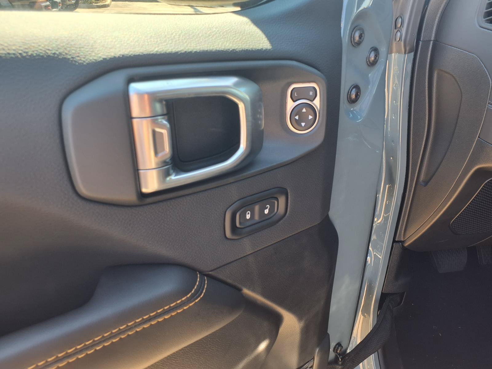 New 2026 Jeep Gladiator Sport AWD/4WD image 10