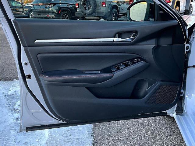 Certified 2024 Nissan Altima 2.5 SR image 9