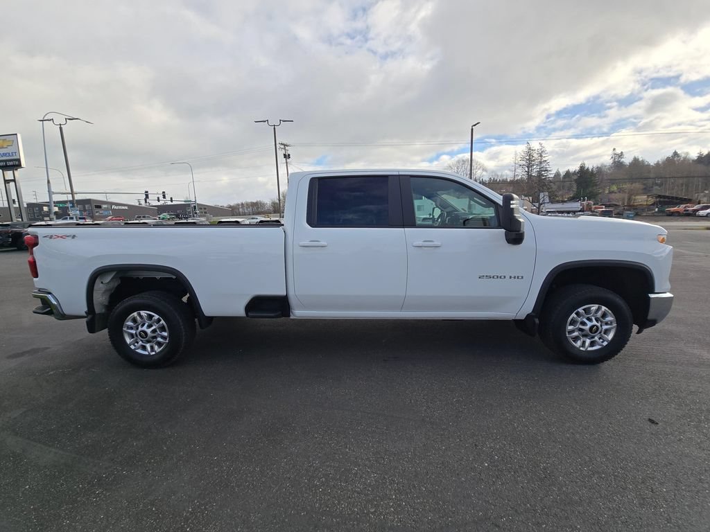 Used 2025 Chevrolet Silverado 2500 LT w/ Convenience Package AWD/4WD image 2