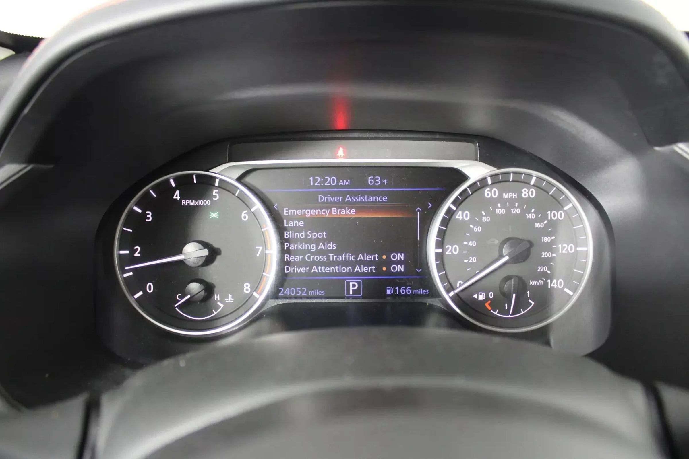 Used 2024 Nissan Altima 2.5 SR FWD image 14