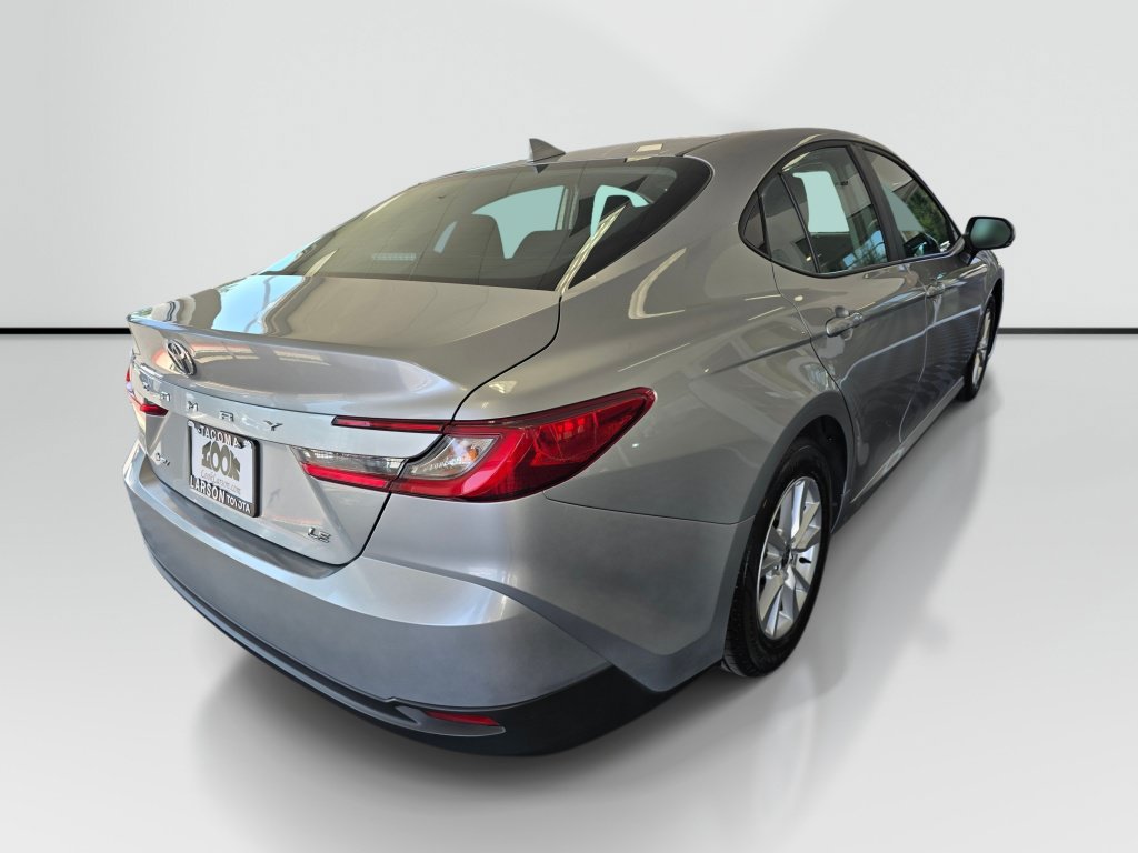 Used 2025 Toyota Camry LE FWD image 5