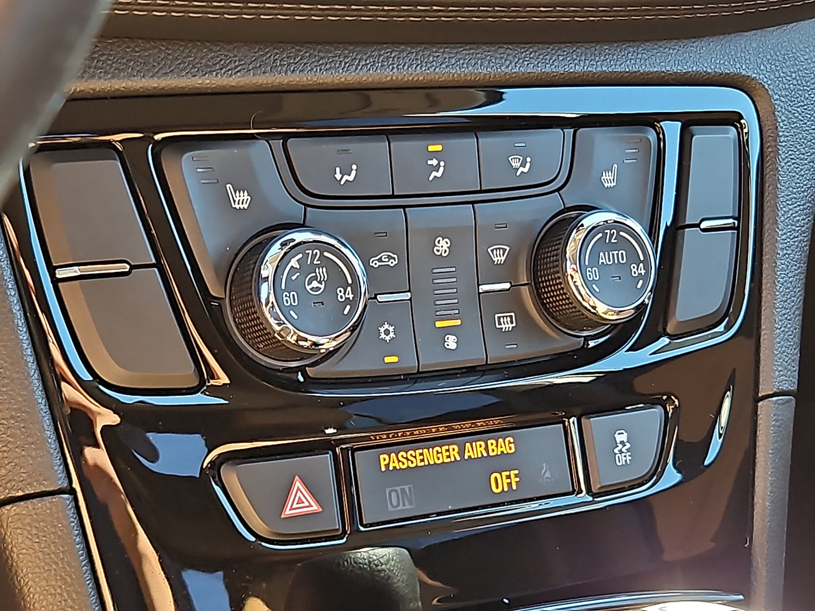 Used 2018 Buick Encore Essence w/ Experience Buick Package FWD image 15
