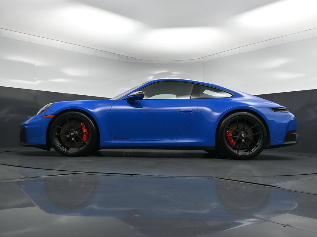 Used 2025 Porsche 911 Carrera GTS RWD image 23