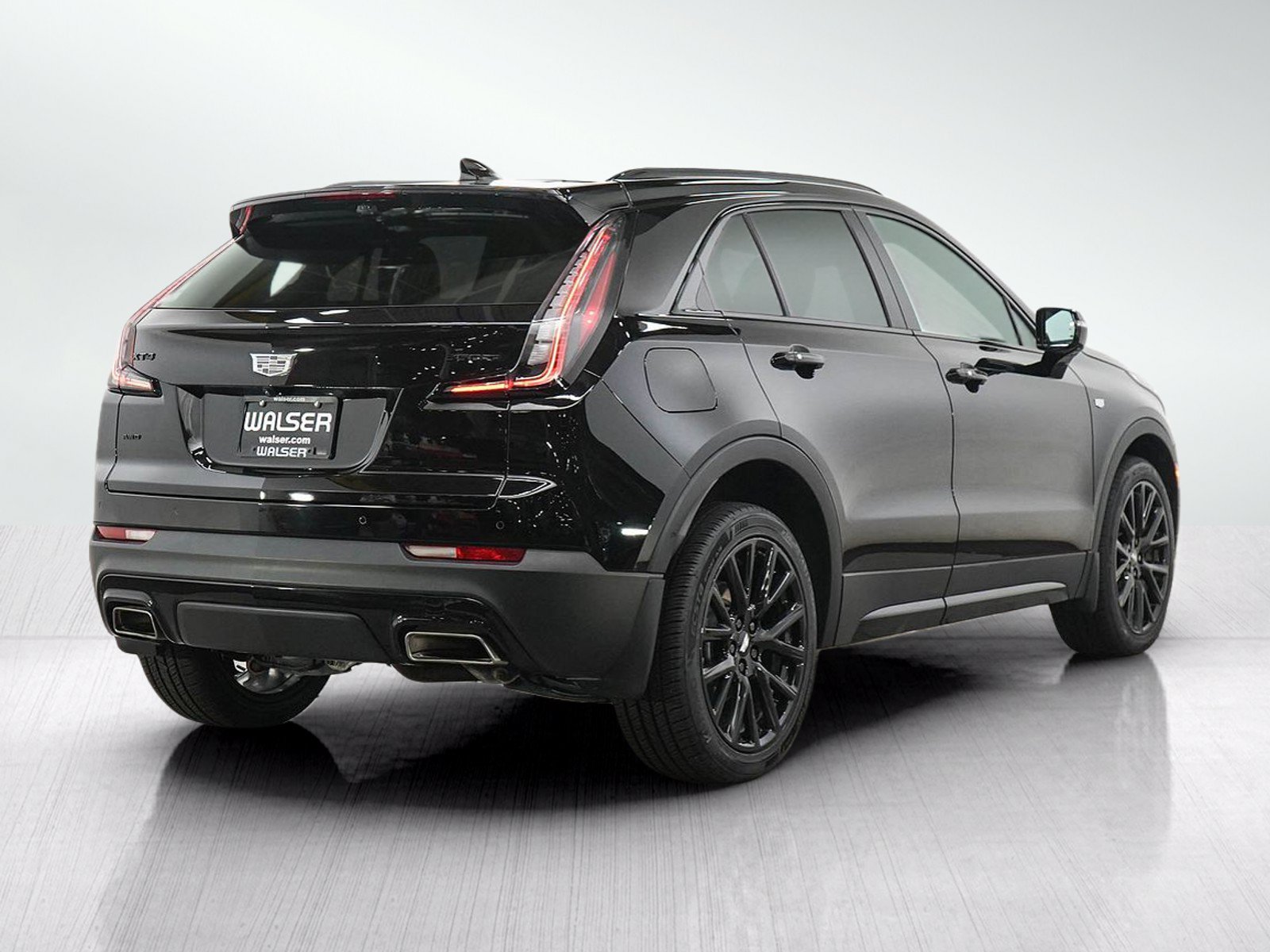 Used 2022 Cadillac XT4 Sport w/ LPO, Onyx Lite Package AWD/4WD image 5