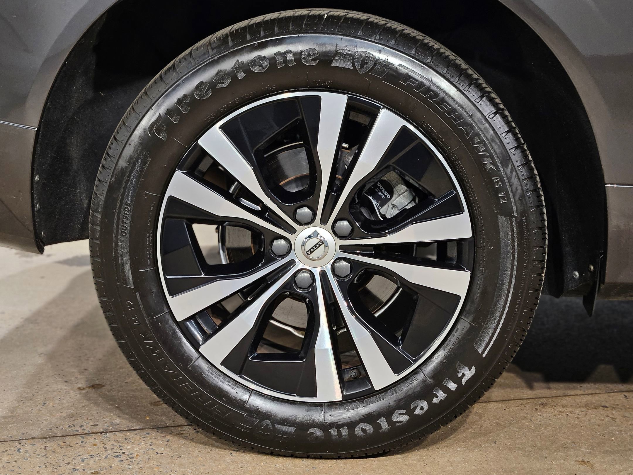 Used 2023 Volvo XC60 B5 Core image 17