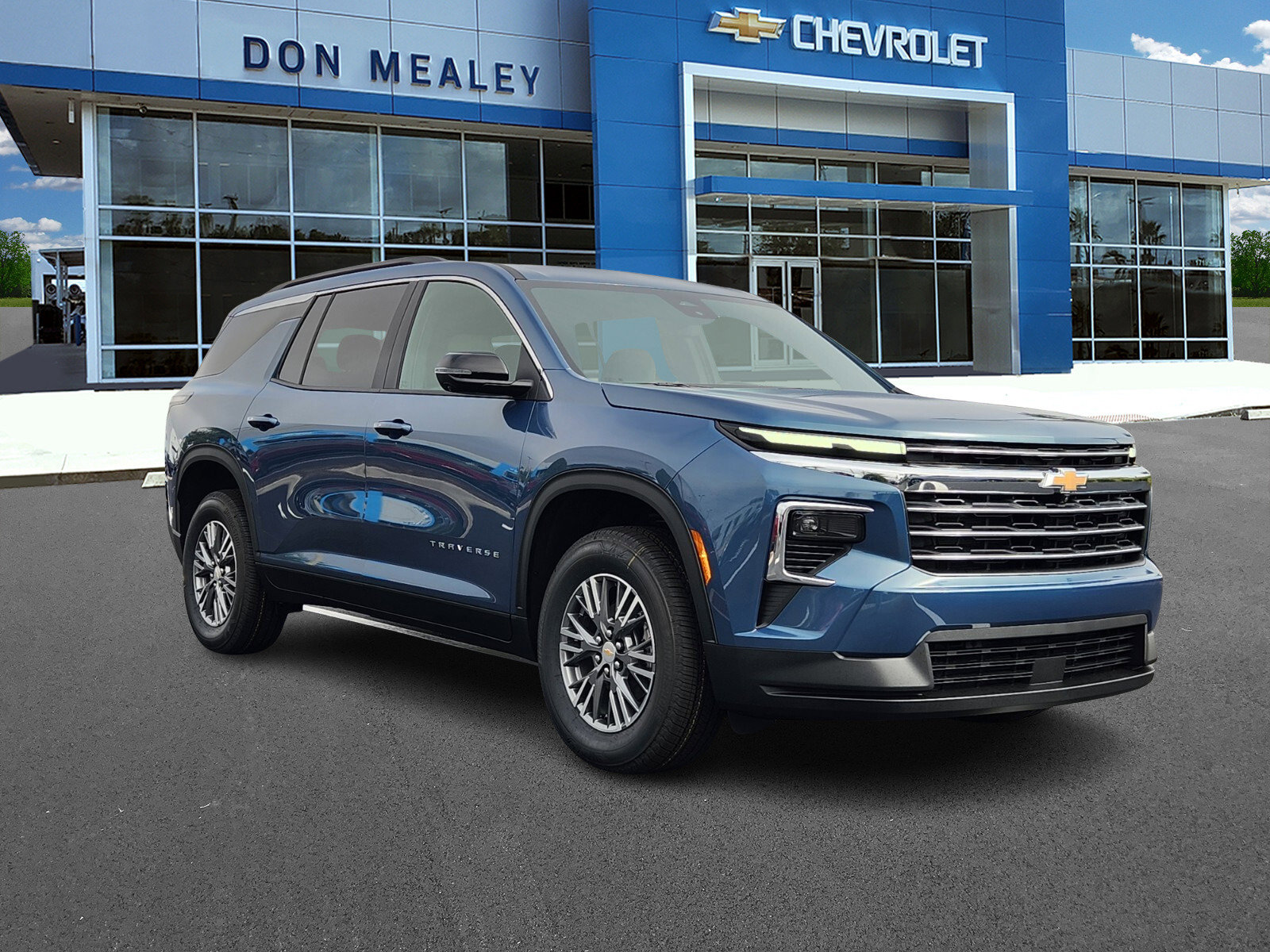 New 2026 Chevrolet Traverse LT w/ Driver Confidence Package image 1