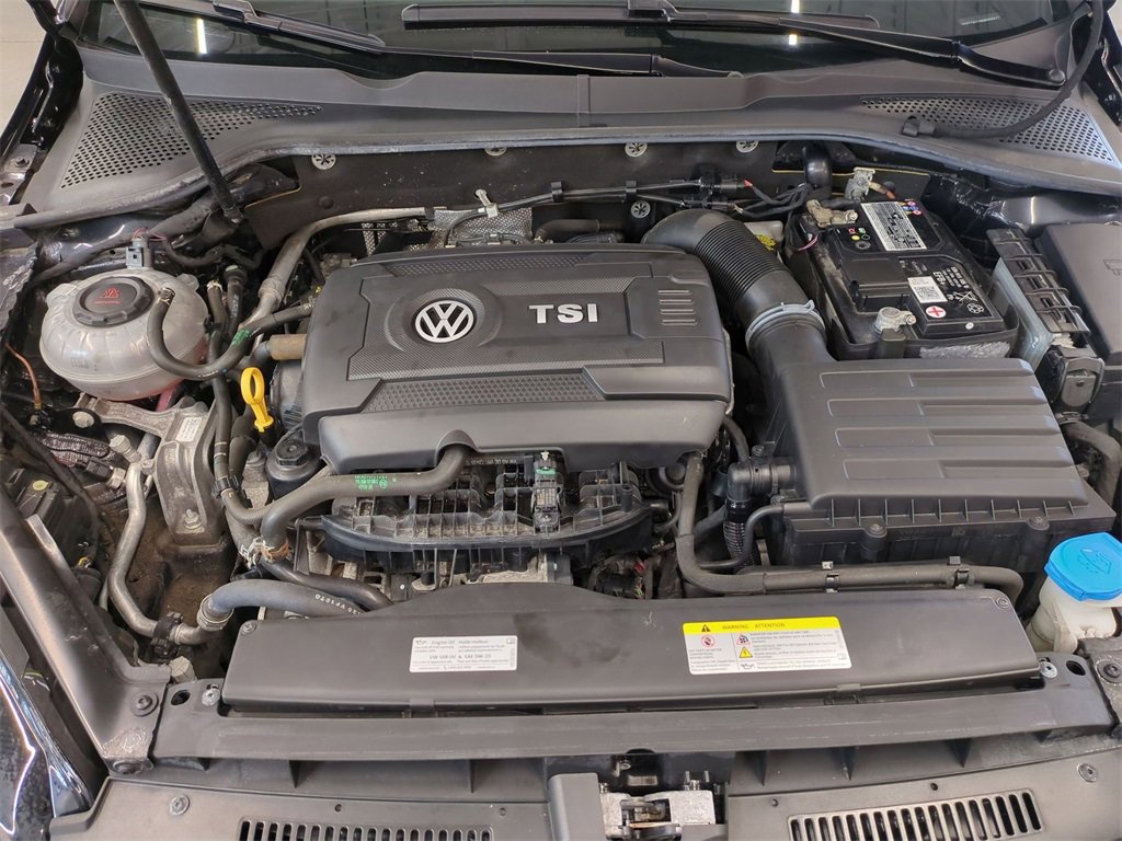 Used 2021 Volkswagen GTI SE image 37
