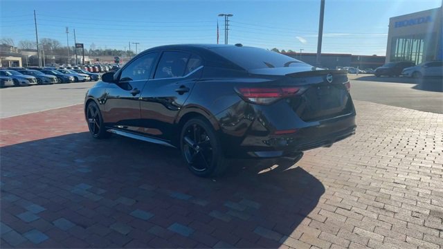 Used 2023 Nissan Sentra SR w/ Midnight Edition Package image 9