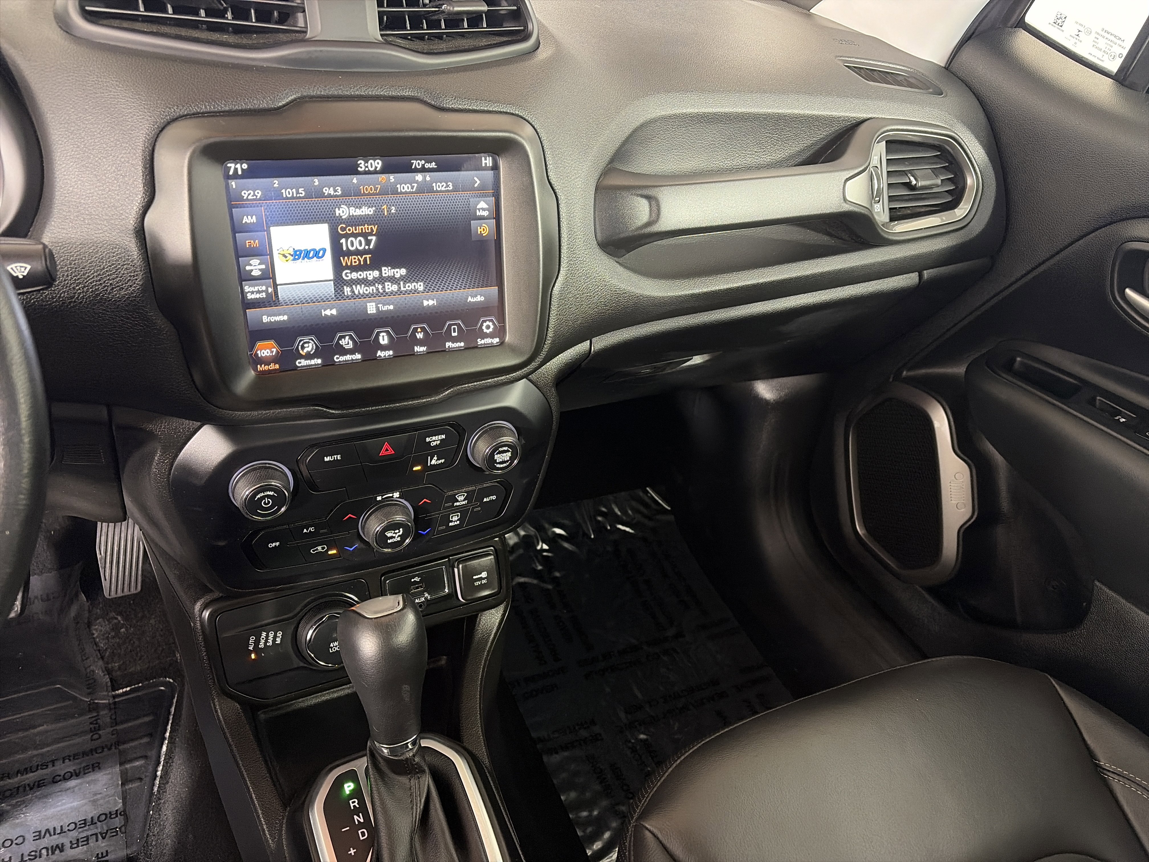 Used 2023 Jeep Renegade Limited w/ Sun/Sound Group image 4