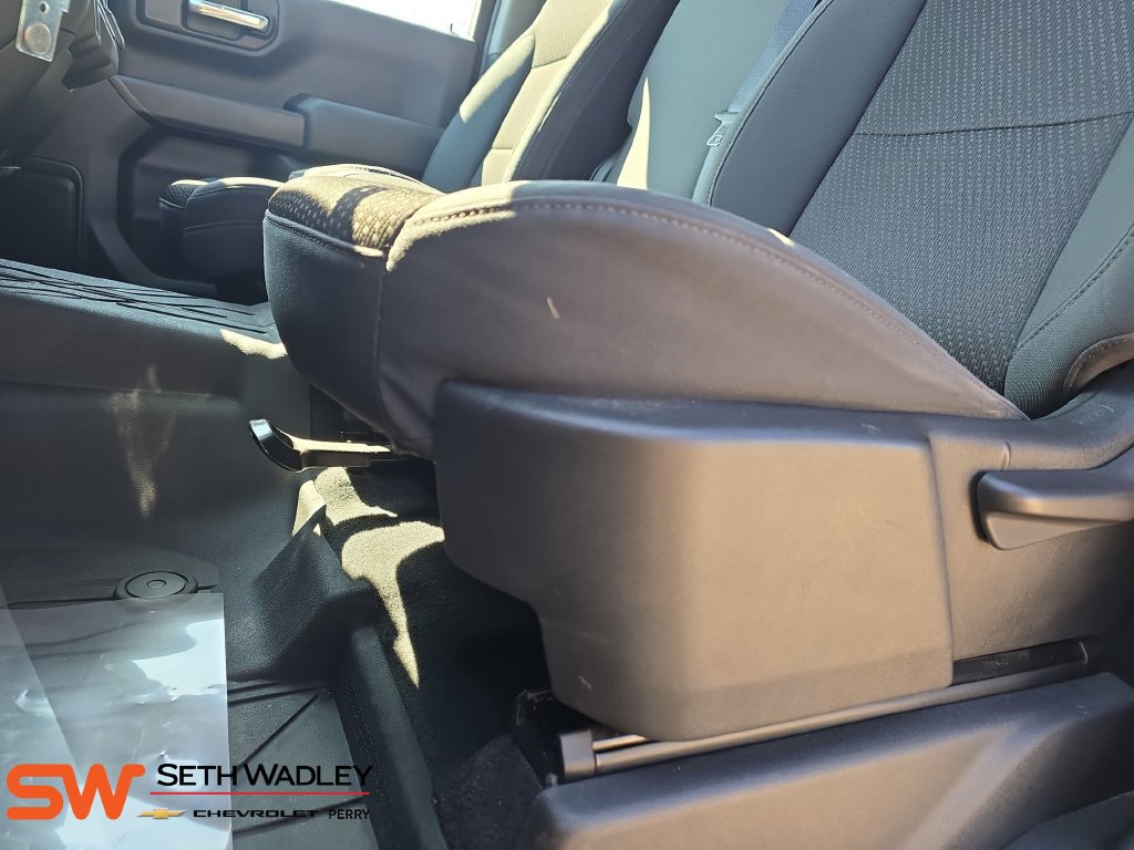 Used 2019 Chevrolet Silverado 1500 Custom w/ Custom Value Package AWD/4WD image 30